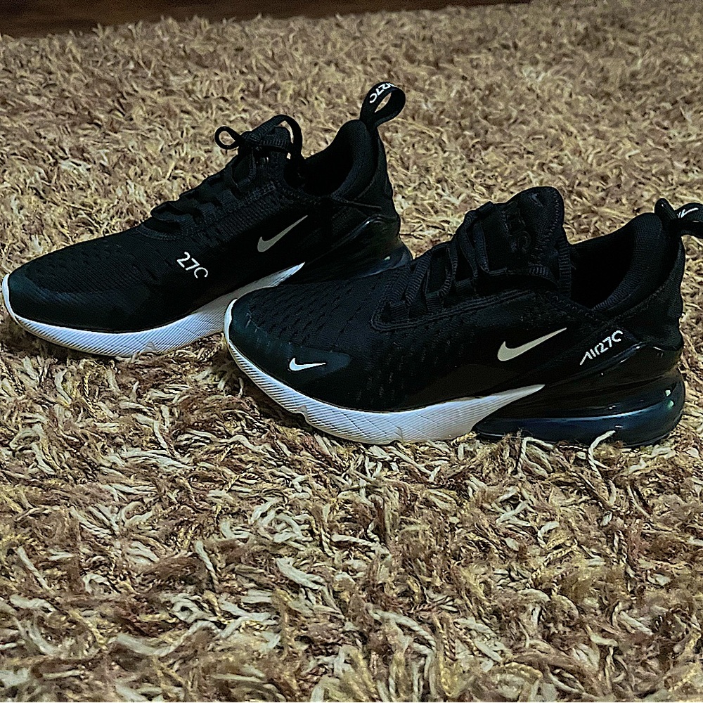 Boys Youth Nike AirMax 270 Size 3.5 *CLEAN*